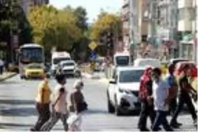 Edirne'de 65 yaş ve üzerindekilere ulaşımda yeni koronavirüs tedbiri Edirne'de 65 yaş ve üzerindekilere ulaşımda yeni koronavirüs tedbiri
