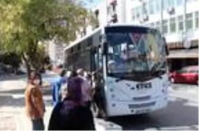 Edirne'de 65 yaş ve üzerindekilere ulaşımda yeni koronavirüs tedbiri Edirne'de 65 yaş ve üzerindekilere ulaşımda yeni koronavirüs tedbiri