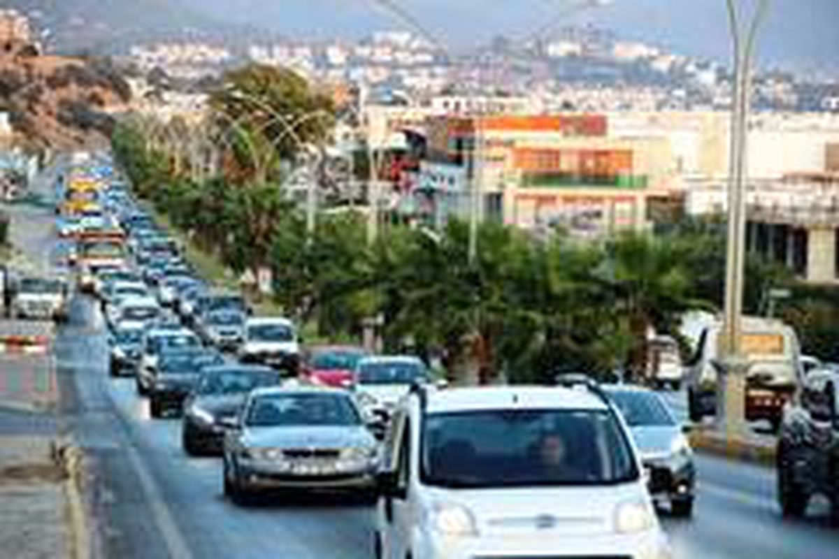 Bodrum'a gelen yazlıkçıların birçoğu koronavirüs nedeniyle geri dönmeyince ilçenin nüfusu 400 bine çıktı