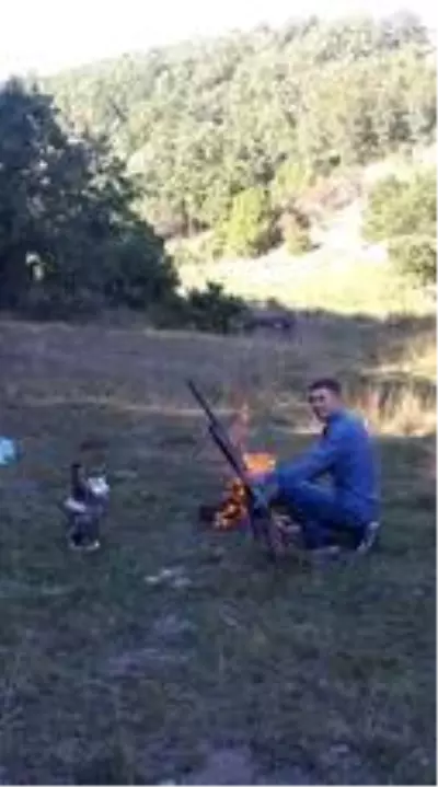 Arkadaşlık isteğini kabul etmeyen kadını öldüren şahıs, aynı silahla intihar etti Arkadaşlık isteğini kabul etmeyen kadını öldüren şahıs, aynı silahla intihar etti