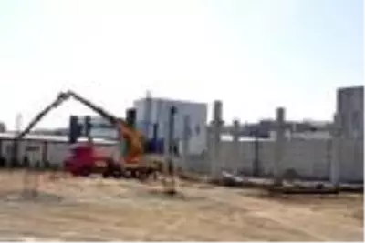 İnşaatta 5 metreden düşen işçi yaralandı
