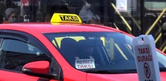 İstanbul'da alınan karar ile bordo renkteki taksiler sarı renge dönüştürülüyor