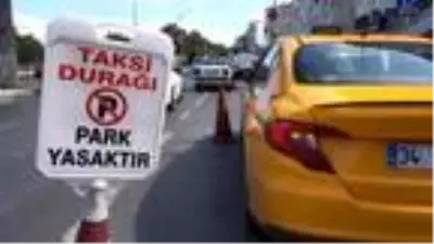 İstanbul'da taksicilerin ''Bordo'' tartışması İstanbul'da taksicilerin ''Bordo'' tartışması
