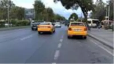 İstanbul'da taksicilerin ''Bordo'' tartışması İstanbul'da taksicilerin ''Bordo'' tartışması