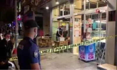 Börekçide husumetliler arasında silahlı çatışma çıktı: 3 kişi yaralandı Börekçide husumetliler arasında silahlı çatışma çıktı: 3 kişi yaralandı
