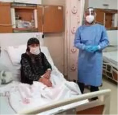 Dünyada koronavirüsü yenen en yaşlı hastalardan biri olan kadın: Hiç evden çıkmadım nereden bulaştığını bilmiyorum Dünyada koronavirüsü yenen en yaşlı hastalardan biri olan kadın: Hiç evden çıkmadım nereden bulaştığını bilmiyorum