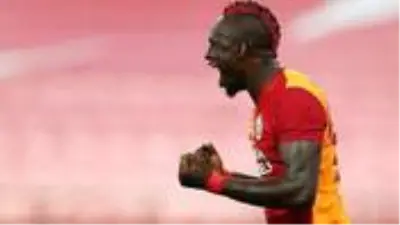 Medipol Başakşehir Diagne'yi kiralamak istedi, Galatasaray 5 milyon euro bonservis istedi Medipol Başakşehir Diagne'yi kiralamak istedi, Galatasaray 5 milyon euro bonservis istedi