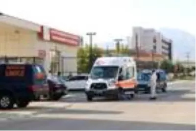 Niğde'de karantina kurallarına uymayan 5 kişi ceza kesilip, yurda yerleştirildi Niğde'de karantina kurallarına uymayan 5 kişi ceza kesilip, yurda yerleştirildi