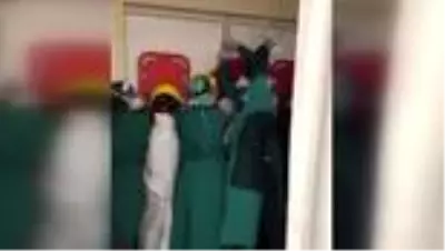 Sağlık Bakanı Koca: 'Şiddetin ihtimali bile olmamalı' Sağlık Bakanı Koca: 'Şiddetin ihtimali bile olmamalı'