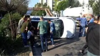Sahil yolunda kaza: 1 yaralı Sahil yolunda kaza: 1 yaralı