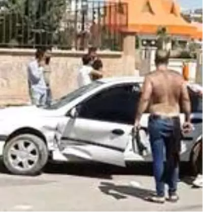 Sokak ortasında silah zoruyla genç kızı kaçırdılar! Ailesi peşine düşünce ortalık karıştı Sokak ortasında silah zoruyla genç kızı kaçırdılar! Ailesi peşine düşünce ortalık karıştı