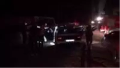 Şırnak'ta otomobil ile kamyonetin çarpıştığı kazada 7 kişi yaralandı Şırnak'ta otomobil ile kamyonetin çarpıştığı kazada 7 kişi yaralandı