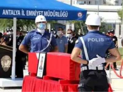 Son dakika haberleri! Trafik kazasında şehit düşen polis gözyaşları arasında uğurlandı Son dakika haberleri! Trafik kazasında şehit düşen polis gözyaşları arasında uğurlandı