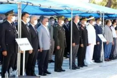 Son dakika haberleri! Trafik kazasında şehit düşen polis gözyaşları arasında uğurlandı Son dakika haberleri! Trafik kazasında şehit düşen polis gözyaşları arasında uğurlandı