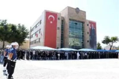 Son dakika haberleri! Trafik kazasında şehit düşen polis gözyaşları arasında uğurlandı Son dakika haberleri! Trafik kazasında şehit düşen polis gözyaşları arasında uğurlandı