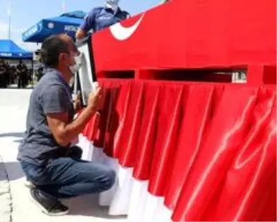 Son dakika haberleri! Trafik kazasında şehit düşen polis gözyaşları arasında uğurlandı Son dakika haberleri! Trafik kazasında şehit düşen polis gözyaşları arasında uğurlandı