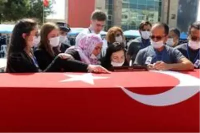 Son dakika haberleri! Trafik kazasında şehit düşen polis gözyaşları arasında uğurlandı Son dakika haberleri! Trafik kazasında şehit düşen polis gözyaşları arasında uğurlandı