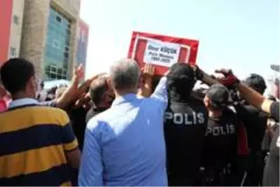 Son dakika haberleri! Trafik kazasında şehit düşen polis gözyaşları arasında uğurlandı Son dakika haberleri! Trafik kazasında şehit düşen polis gözyaşları arasında uğurlandı