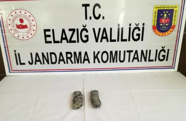 Son dakika haberi | Uyuşturucu, ayakkabılarının içinden ...