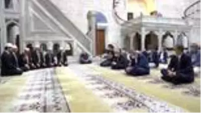 Yavuz Sultan Selim, vefatının 500. yılında dualarla anıldı Yavuz Sultan Selim, vefatının 500. yılında dualarla anıldı