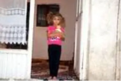 Hakkari'de yılan korkusuyla terk ettikleri evlerine geri dönen aile, diken üstünde yaşıyor Hakkari'de yılan korkusuyla terk ettikleri evlerine geri dönen aile, diken üstünde yaşıyor