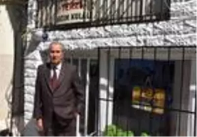 Zeki Müren'in terzisine 'Yılın Ahisi' ödülü Zeki Müren'in terzisine 'Yılın Ahisi' ödülü