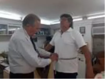 Zeki Müren'in terzisine 'Yılın Ahisi' ödülü Zeki Müren'in terzisine 'Yılın Ahisi' ödülü