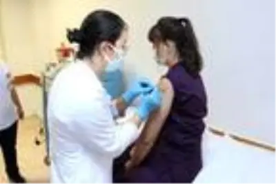 Türkiye'de 5 gün önce yapılan korona aşısından ilk bulgular geldi: Ciddi yan etki yok Türkiye'de 5 gün önce yapılan korona aşısından ilk bulgular geldi: Ciddi yan etki yok