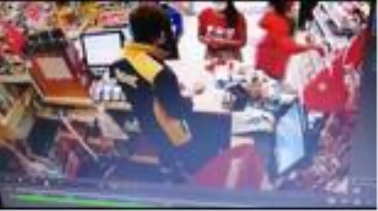 Akaryakıt istasyonunda tırnakçılık anları kamerada