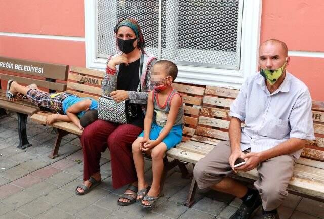 Alacaklısının çocuklarını kaçırıp jiletle saçlarını kazıdı! Yetmedi o fotoğraflarla babayı tehdit etti Alacaklısının çocuklarını kaçırıp jiletle saçlarını kazıdı! Yetmedi o fotoğraflarla babayı tehdit etti