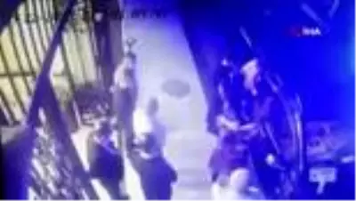 Amerikalı gazetecinin aracın içindeki ölümüyle ilgili yeni görüntüler ortaya çıktı Amerikalı gazetecinin aracın içindeki ölümüyle ilgili yeni görüntüler ortaya çıktı