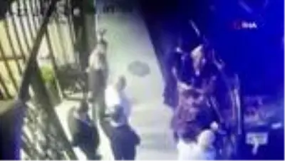 Amerikalı gazetecinin aracın içindeki ölümüyle ilgili yeni görüntüler ortaya çıktı Amerikalı gazetecinin aracın içindeki ölümüyle ilgili yeni görüntüler ortaya çıktı