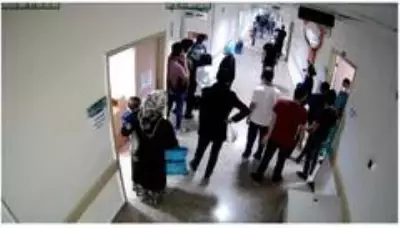 Ankara'daki sağlık çalışanlarına saldırı girişiminin fotoğraf kareleri ortaya çıktı Ankara'daki sağlık çalışanlarına saldırı girişiminin fotoğraf kareleri ortaya çıktı