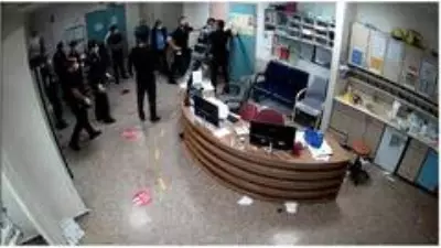 Ankara'daki sağlık çalışanlarına saldırı girişiminin fotoğraf kareleri ortaya çıktı Ankara'daki sağlık çalışanlarına saldırı girişiminin fotoğraf kareleri ortaya çıktı