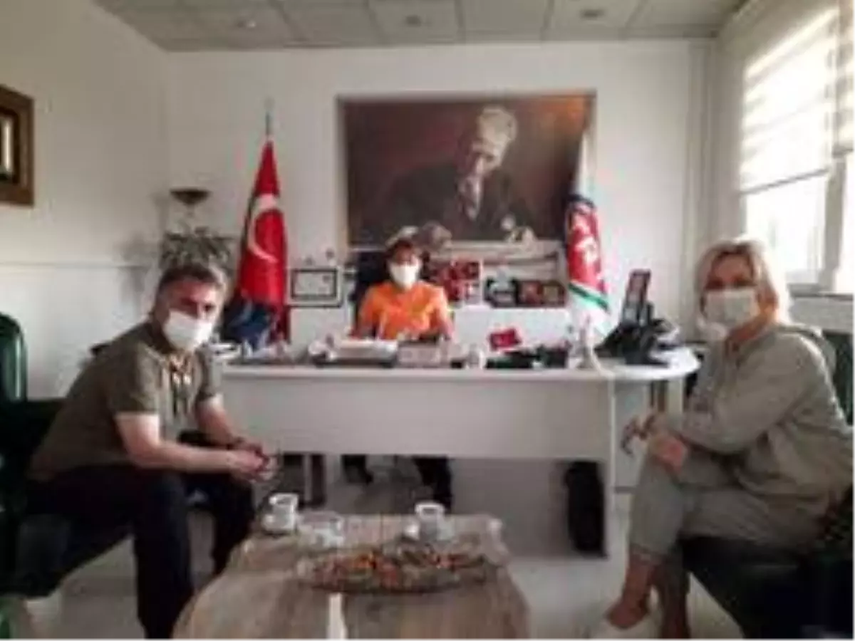 Anna'dan TRT'ye ziyaret..