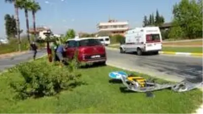 Mal canın yongası dedirten görüntüler! Yaralı çift araçlarının başından bir an olsun ayrılamadı Mal canın yongası dedirten görüntüler! Yaralı çift araçlarının başından bir an olsun ayrılamadı