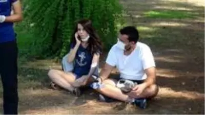 Mal canın yongası dedirten görüntüler! Yaralı çift araçlarının başından bir an olsun ayrılamadı Mal canın yongası dedirten görüntüler! Yaralı çift araçlarının başından bir an olsun ayrılamadı