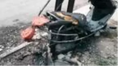 Avcılar'da ateşle oynayan çocuklar motosikleti yaktı; o anlar kamerada Avcılar'da ateşle oynayan çocuklar motosikleti yaktı; o anlar kamerada