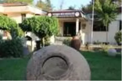 Ayrılık figürüne 16 ayda 15 bin ziyaretçi Ayrılık figürüne 16 ayda 15 bin ziyaretçi