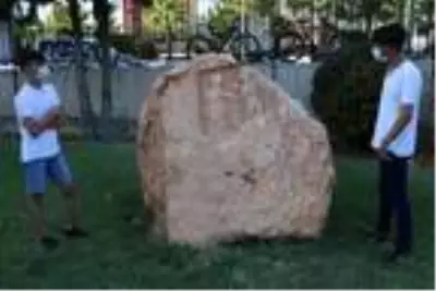 Ayrılık figürüne 16 ayda 15 bin ziyaretçi Ayrılık figürüne 16 ayda 15 bin ziyaretçi