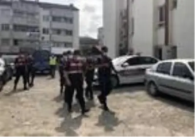 Babasını darbedeni döverek öldürdüğü iddiasıyla tutuklandı Babasını darbedeni döverek öldürdüğü iddiasıyla tutuklandı