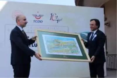 Son dakika! Bakan Karaismailoğlu: 'Yeni İpek Yolu'nun en önemli geçişi, bölgemizin lojistik süper gücü olacağız' Son dakika! Bakan Karaismailoğlu: 'Yeni İpek Yolu'nun en önemli geçişi, bölgemizin lojistik süper gücü olacağız'