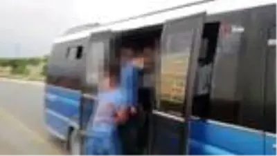 Son dakika 3. sayfa: Başkent'te fazla yolcu alan minibüse ceza Son dakika 3. sayfa: Başkent'te fazla yolcu alan minibüse ceza