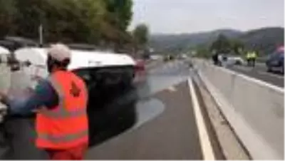 Son dakika haberleri! Bolu Dağı'nda zift yüklü devrildi Son dakika haberleri! Bolu Dağı'nda zift yüklü devrildi