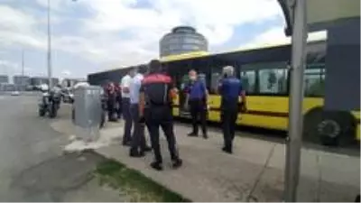 Bursa'da maske yüzünden tartıştığı yolcuyu bıçaklayan şoför tutuklandı Bursa'da maske yüzünden tartıştığı yolcuyu bıçaklayan şoför tutuklandı