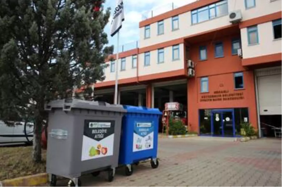 Büyükşehir birimlerine atık konteyneri