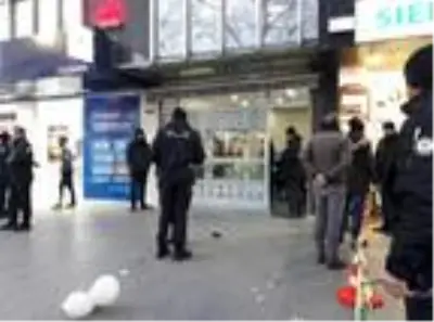 Çarşaflı soygun girişimine 7,5 yıl hapis Çarşaflı soygun girişimine 7,5 yıl hapis