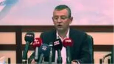 CHP Grup Başkanvekili Özgür Özel, günlük değerlendirme toplantısı yaptı CHP Grup Başkanvekili Özgür Özel, günlük değerlendirme toplantısı yaptı