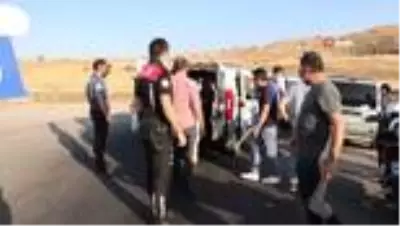 Emekli vatandaşın ev parasını çalan hırsızlar, Sivas'ta yakalandı Emekli vatandaşın ev parasını çalan hırsızlar, Sivas'ta yakalandı