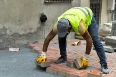 Esenyurt'ta cadde ve sokaklar yenileniyor Esenyurt'ta cadde ve sokaklar yenileniyor